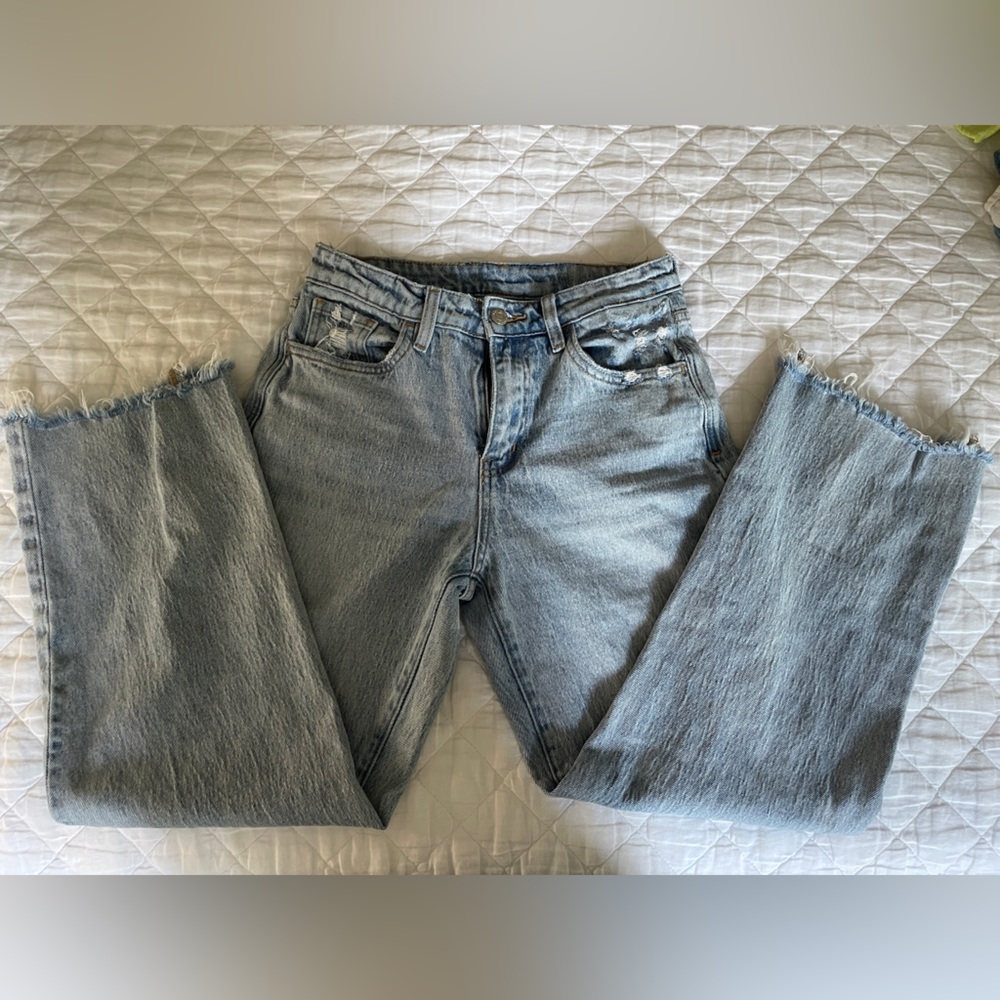 Vervet boutique Jeans in stone wash mid rise straight ankle cut